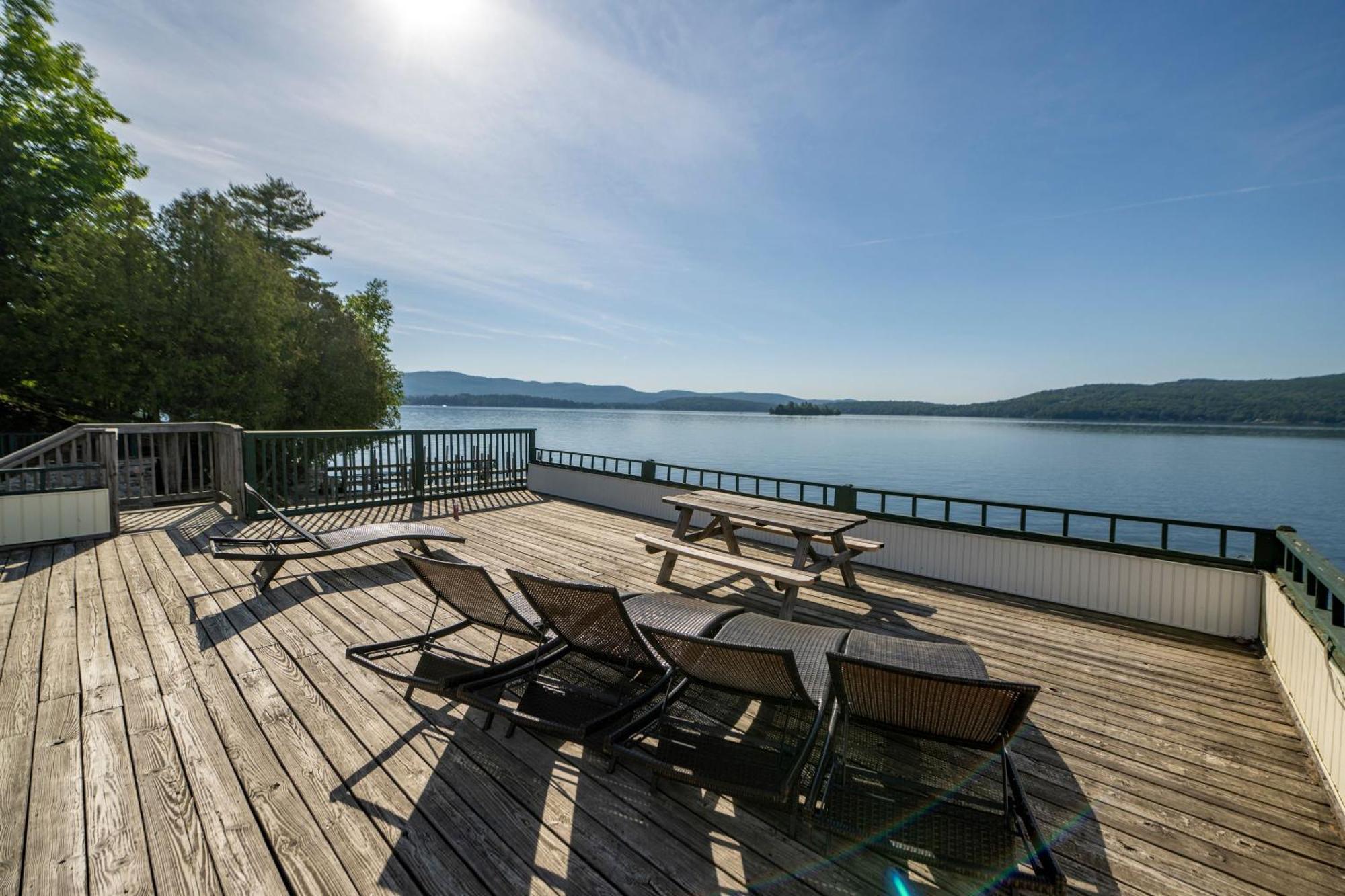 Depe Dene Lakeside Resort Lake George Exterior photo