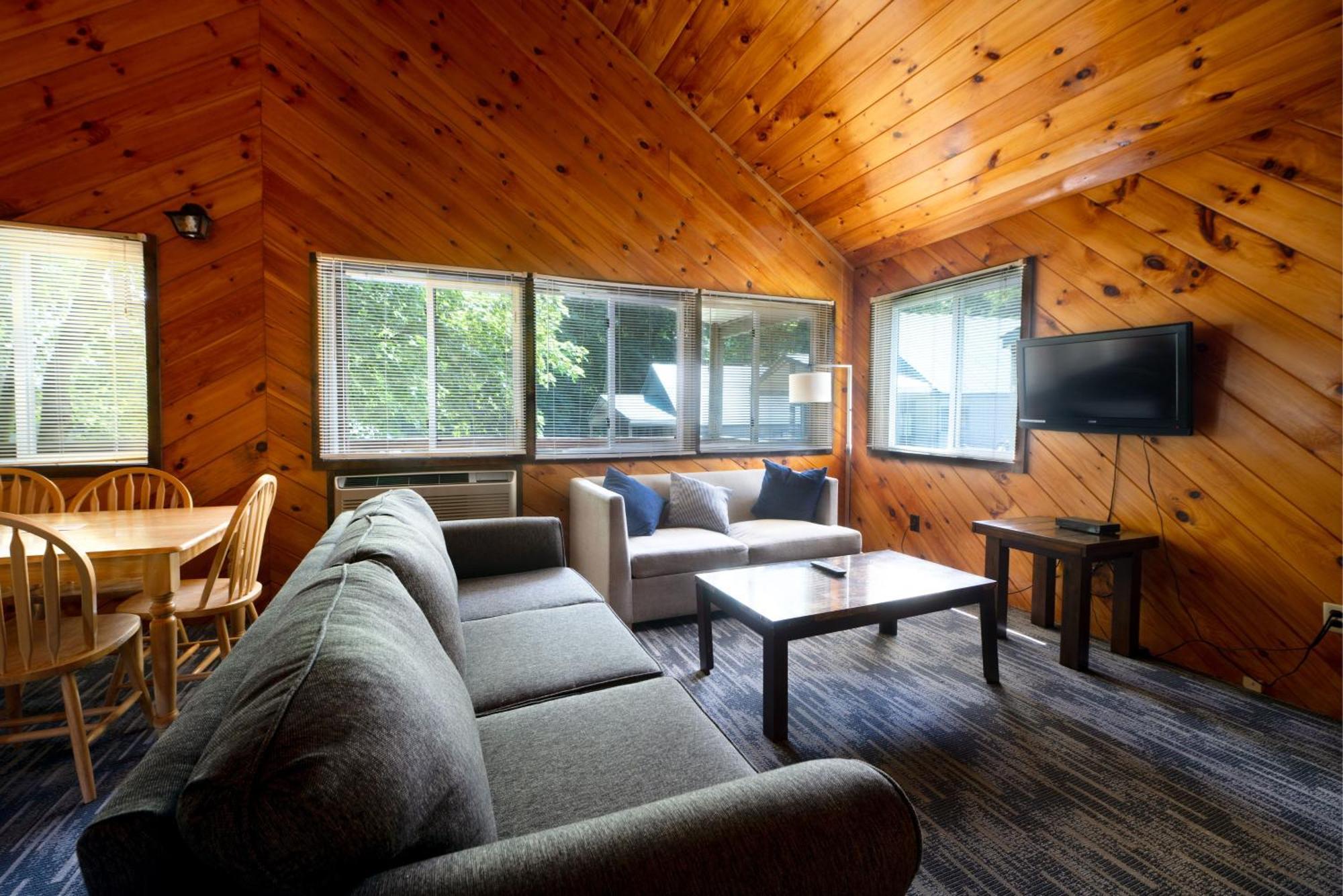 Depe Dene Lakeside Resort Lake George Room photo